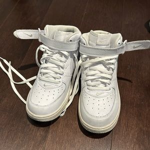 Nike air force one mid size 2youth no box